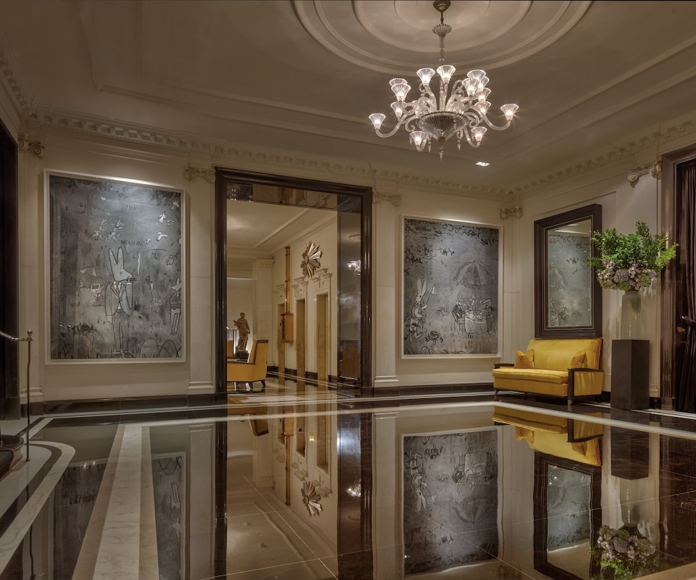 The lobby at The Carlyle
